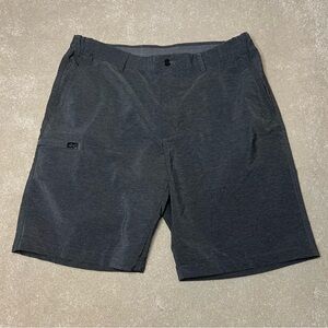 Greg Norman dark gray golf shorts stretch sides‎ zip pocket 9.5" inseam men's 36
